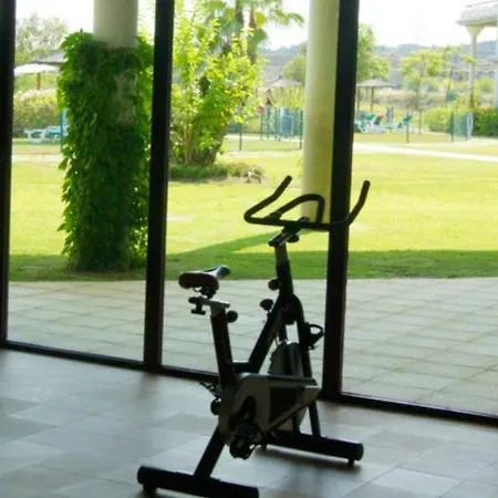 Elegant In Benahavís With Shared Pool, 100 M² Apartamento *