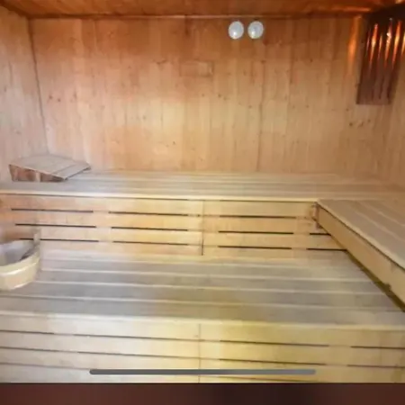 Elegant In Benahavís With Shared Pool, 100 M² * Estepona