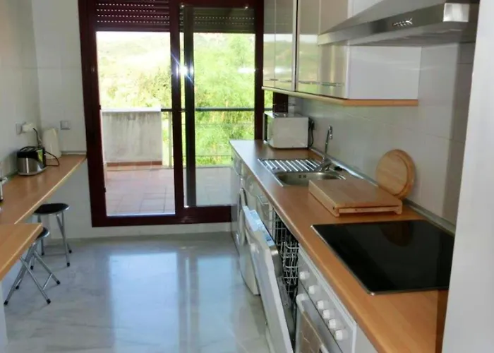 Elegant In Benahavis With Shared Pool, 100 M² *