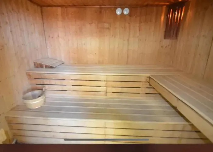 Elegant In Benahavis With Shared Pool, 100 M² * Estepona