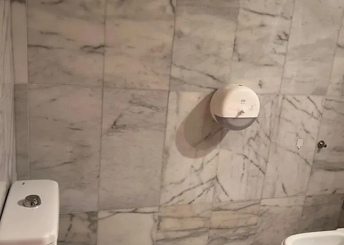 Διαμέρισμα Elegant In Benahavis With Shared Pool, 100 M² Εστεπόνα