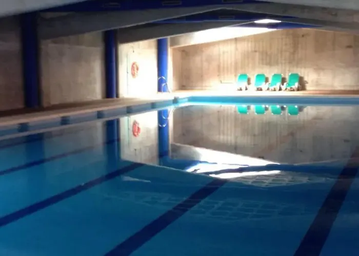 Elegant In Benahavis With Shared Pool, 100 M² *