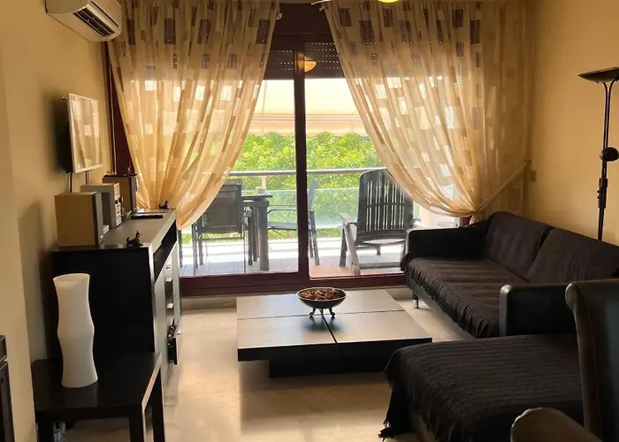 Elegant In Benahavis With Shared Pool, 100 M² * Εστεπόνα