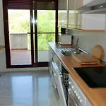 Elegant In Benahavis With Shared Pool, 100 M² *