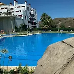 Apartment Elegant In Benahavis With Shared Pool, 100 M² *