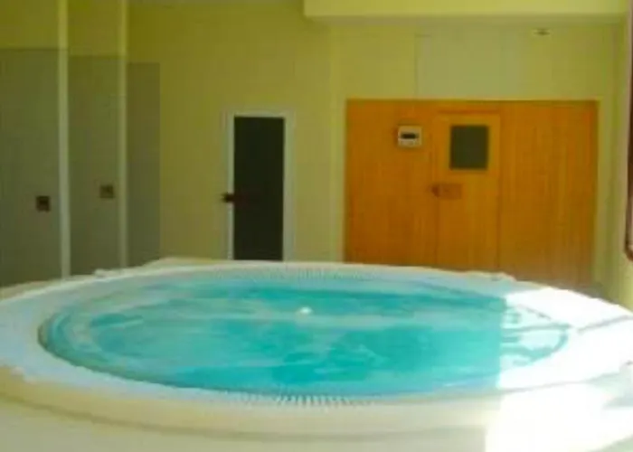 Elegant In Benahavis With Shared Pool, 100 M² Appartement *