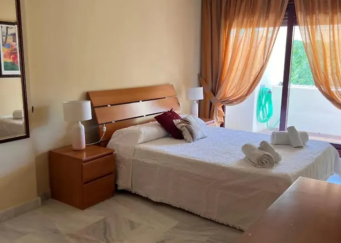 Elegant In Benahavis With Shared Pool, 100 M² *